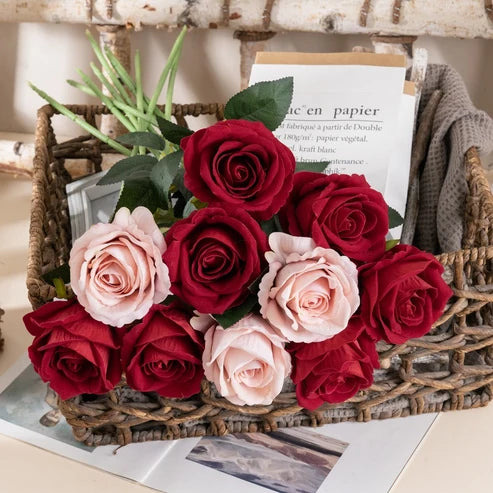 Lot de 12 Roses Artificielles en Velours – Élégance Florale Style Cottage Chic