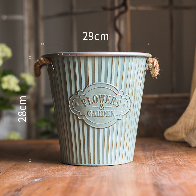 Pot de fleurs vintage en métal effet étain